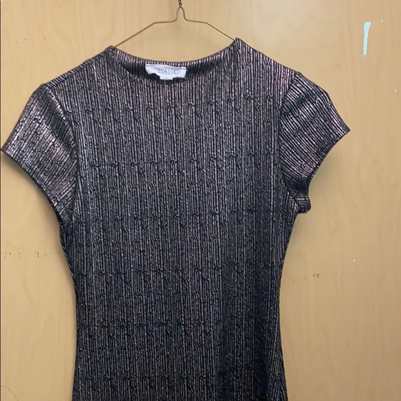 Tight gold dress - Picture 3 of 3